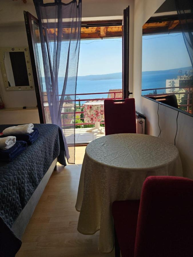Apartments With Swimming Pool 9X4M Selce Exterior foto